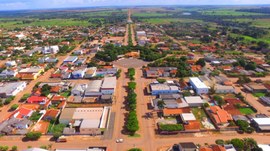#ParaTodosVerem: A imagem aérea mostra uma vista panorâmica de uma cidade de pequeno ou médio po...