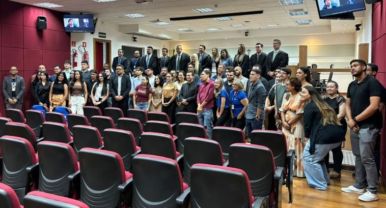 Acadêmicos de Direito da Unic Beira Rio participam de visita guiada no TRE-MT Acadêmicos de Direito da Unic Beira Rio participam de visita guiada no TRE-MT