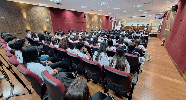 Alunos do Ensino Médio de Cuiabá, Várzea Grande, Jangada e Acorizal visitam TRE-MT 3