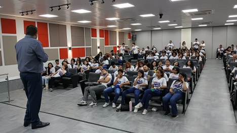 Produção teve como tema o alistamento eleitoral de jovens com idades entre 15 e 17 anos e o estí...