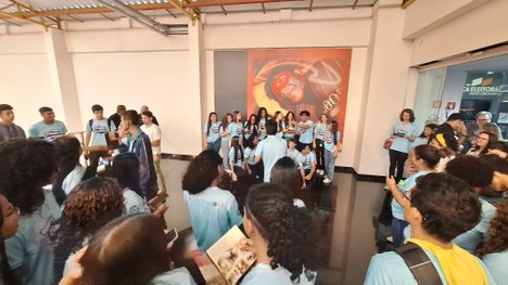 Casa da Democracia recebe 150 alunos do Ensino Médio em visita guiada ao Memorial e ao Depósito ...