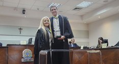 Magistrado assume a cadeira deixada pelo juiz Luiz Otávio Pereira Marques; cerimônia foi acompan...