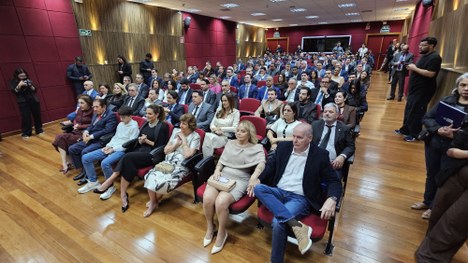 Magistrado assume a cadeira deixada pelo juiz Luiz Otávio Pereira Marques; cerimônia foi acompan...