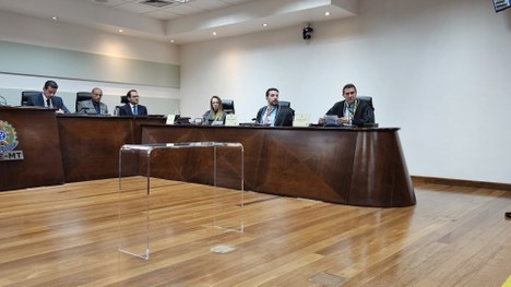 Magistrado assume a cadeira deixada pelo juiz Luiz Otávio Pereira Marques; cerimônia foi acompan...