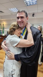 Magistrado assume a cadeira deixada pelo juiz Luiz Otávio Pereira Marques; cerimônia foi acompan...