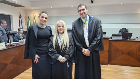 Magistrado assume a cadeira deixada pelo juiz Luiz Otávio Pereira Marques; cerimônia foi acompan...