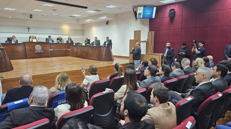 Magistrado assume a cadeira deixada pelo juiz Luiz Otávio Pereira Marques; cerimônia foi acompan...