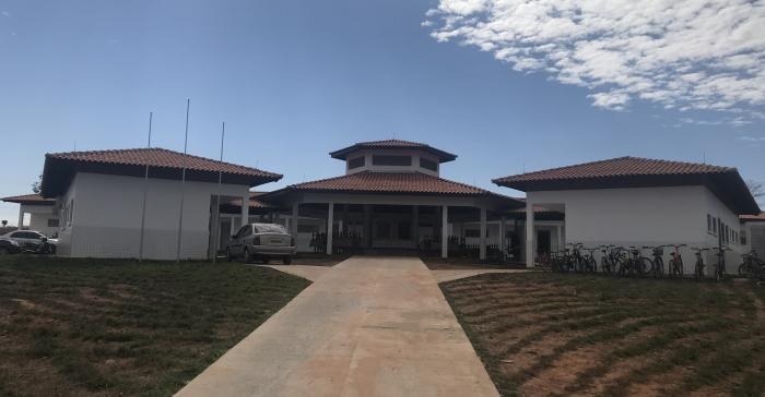 Escola Juina TRE-MT Cada seção contará com no máximo 400 eleitores que serão organizados conforme proximidade ao lo...
