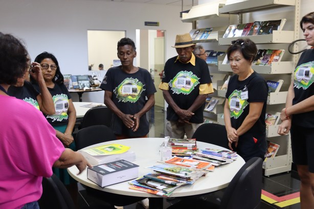 Estudantes da 6ª edição do SoleTRE visitam Biblioteca do TRE-MT pela primeira vez
