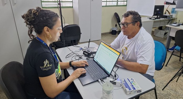 Idosos da Grande CPA tornam-se aliados da Justiça Eleitoral no combate à desinformação Ação do Projeto “Detetives da Cidadania”, do TRE-MT, promove educação midiática e leva serviços ...
