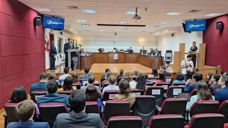 Jean Garcia de Freitas Bezerra é empossado como novo juiz-membro do TRE-MT