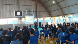 Ação visa contribuir para a formação de cidadania junto aos jovens da Escola Estadual Cívico-Mil...