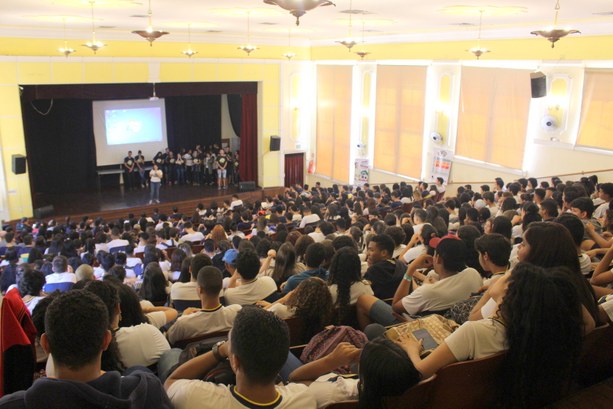 Liceu Cuiabano 10.09 TRE-MT Alunos do Liceu Cuiabano