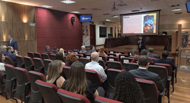 Palestra motivacional encerra ano judiciário no TRE-MT