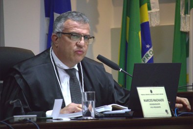 Jean Garcia de Freitas Bezerra é empossado como novo juiz-membro do TRE-MT