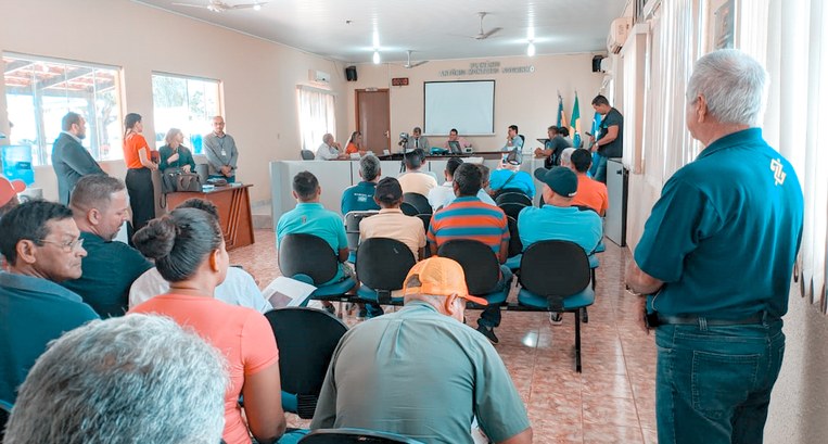 Foto mostra audiência publica realizada no município de Acorizal MT