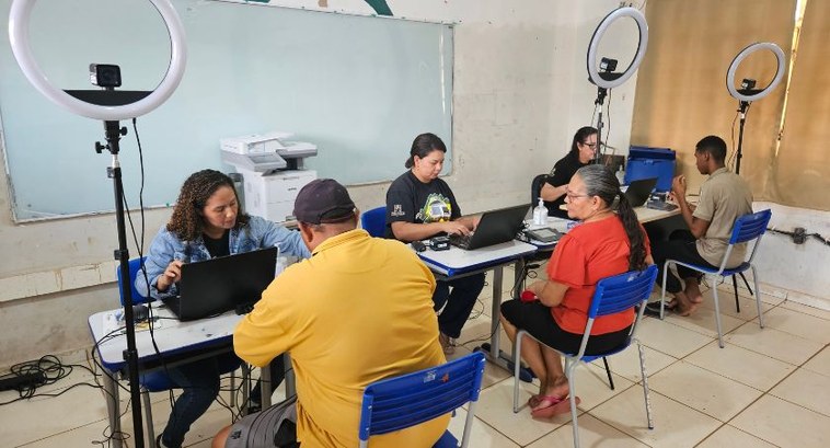 TRE-MT Atendimento itinerante incentiva jovens da comunidade Matacavalo ao primeiro voto Atendimento itinerante incentiva jovens da comunidade Matacavalo ao primeiro voto