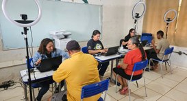 Atendimento itinerante incentiva jovens da comunidade Matacavalo ao primeiro voto