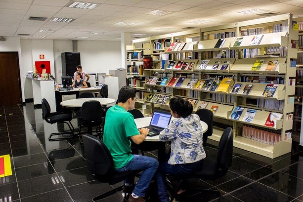 TRE-MT - Biblioteca - Visão Geral Visão Geral da Biblioteca