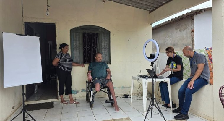 TRE-MT Cartório Eleitoral de Rondonópolis faz atendimento domiciliar a eleitor com deficiência