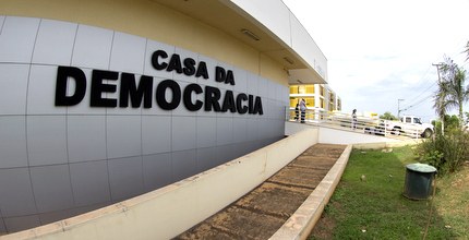 Fachada da Casa da Democracia prédio anexo ao TRE-MT.