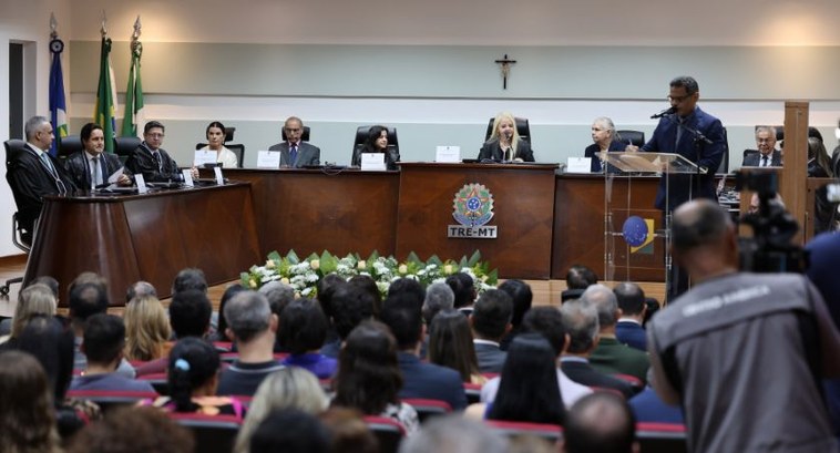 TRE-MT celebra mais de nove décadas com homenagens e compromisso com a democracia