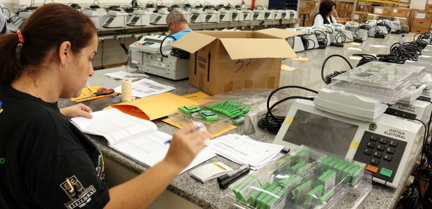 TRE-MT Cerimônia Carga e Lacre 2016 Cerimônia de Carga e Lacre das Urnas Eletrônicas Eleições 2016 - Foto: Alair Ribeiro/TRE-MT