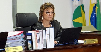TRE-MT Des. Maria Helena Póvoas Des. Maria Helena Póvoas durante sessão plenária