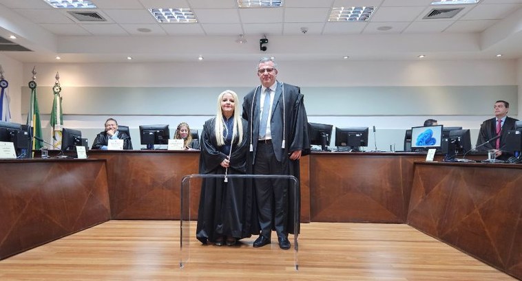 TRE-MT Desembargadores Serly Alves e Marcos Machado tomam posse como presidente e vice no TRE-MT TRE-MT Desembargadores Serly Alves e Marcos Machado tomam posse como presidente e vice no TRE-MT