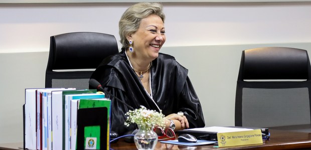 TRE-MT Despedida Des Maria Helena Póvoas 07.04.2017 Desembargadora Maria Helena Póvoas durante sua última Sessão Plenária no TRE-MT em 07.04.2017 - ...