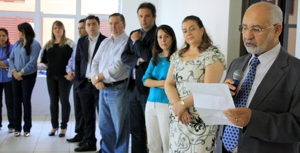 Presidente do TRE-MT Desº Juvenal Pereira da Silva em discurso aos servidores.