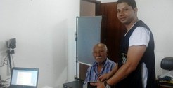 Eleitor de 90 anos comparece ao recadastramento biometrico