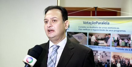 TRE-MT Juiz Gilberto Lopes Bussiki Juiz Gilberto Lopes Bussiki Presidente da Comissão de Votação Paralela 2014.