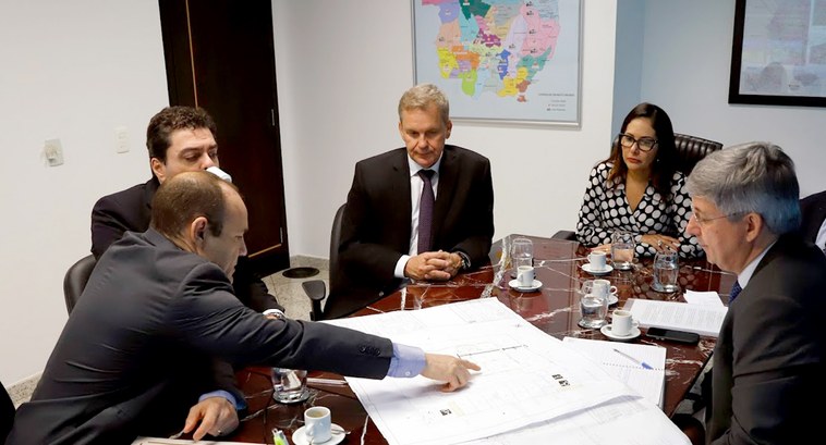 TRE-MT Justiça Eleitoral terá sede própria nos municípios de Querência, Campo Verde, Sapezal e Juara Desembargador Gilberto Giraldelli em reunião no TRT MT