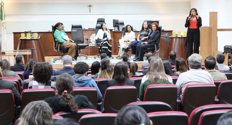 TRE-MT PALESTRA MULHERES NEGRAS TRE-MT PALESTRA MULHERES NEGRAS