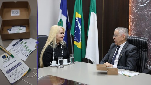 TRE-MT Presidente do TRE-MT entrega Kit Sementes da Cidadania ao presidente do TRT-MT