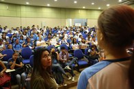 Debate entre os alunos da escola estadual Pres. Médici, em Cuiabá, participamentes do projeto vo...