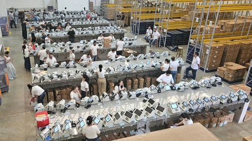 TRE-MT realiza geração de mídias e carga e lacre de urnas para 2º turno