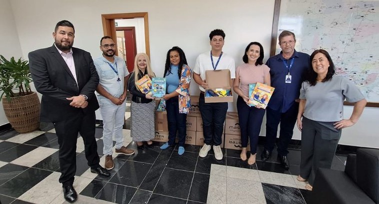 TRE-MT recebe doação de kits educacionais da Seduc para programa SoleTRE