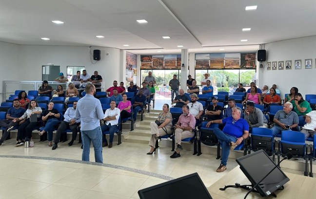 TRE-MT REUNIÃO COM PROMOTORIA E PARTIDOS POLÍTICOS DE NOVA UBIRITÃ - CAPA TRE-MT REUNIÃO COM PROMOTORIA E PARTIDOS POLÍTICOS DE NOVA UBIRITÃ - CAPA