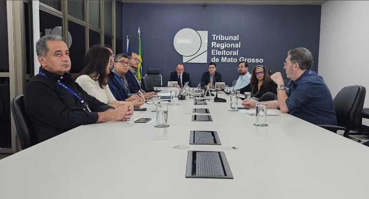 TRE-MT REUNIÃO DA COMISSÃO GESTORA DO PLS TRE-MT REUNIÃO DA COMISSÃO GESTORA DO PLS