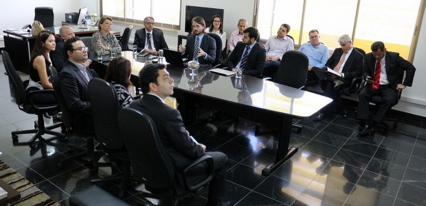 Reunião na Presidência do TRE-MT com equipe de trabalho - Foto: Alair Ribeiro/TRE-MT