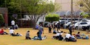 tre-mt técnicos realizam testes com equipamentos que transmitirão resultados via satélite