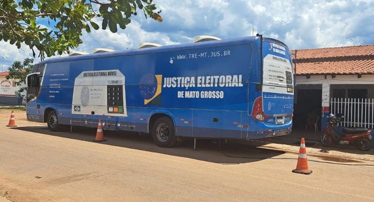 Unidade móvel da Justiça Eleitoral realiza atendimentos no centro de Barão de Melgaço até sexta ...