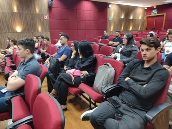 Acadêmicos de Direito da Unic Beira Rio participam de visita guiada no TRE-MT