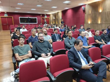 Acadêmicos de Direito da Unic Beira Rio participam de visita guiada no TRE-MT