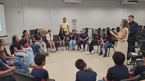 Ação incentiva estudantes a estarem conscientes sobre a importância do voto e da cidadania 