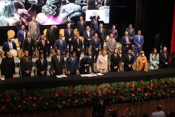 TRE-MT DESEMBARGADORA PARTICIPA DE POSSE DOS PARLAMENTARES NA ALMT TRE-MT DESEMBARGADORA PARTICIPA DE POSSE DOS PARLAMENTARES NA ALMT