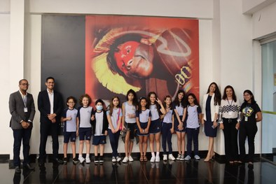 TRE-MT DIPLOMAÇÃO DE ESTUDANTES DO ADVENTISTA - CRIANÇAS NO MEMORIAL