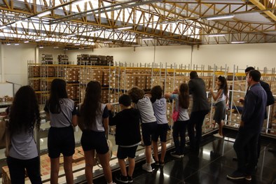 TRE-MT DIPLOMAÇÃO DE ESTUDANTES DO ADVENTISTA - CRIANÇAS NO MEMORIAL
